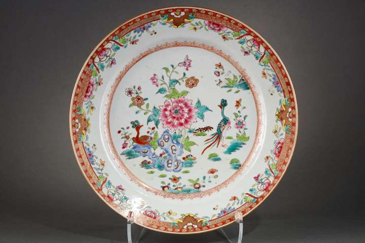 Dish porcelain Famille rose decorated with two birds and flowers